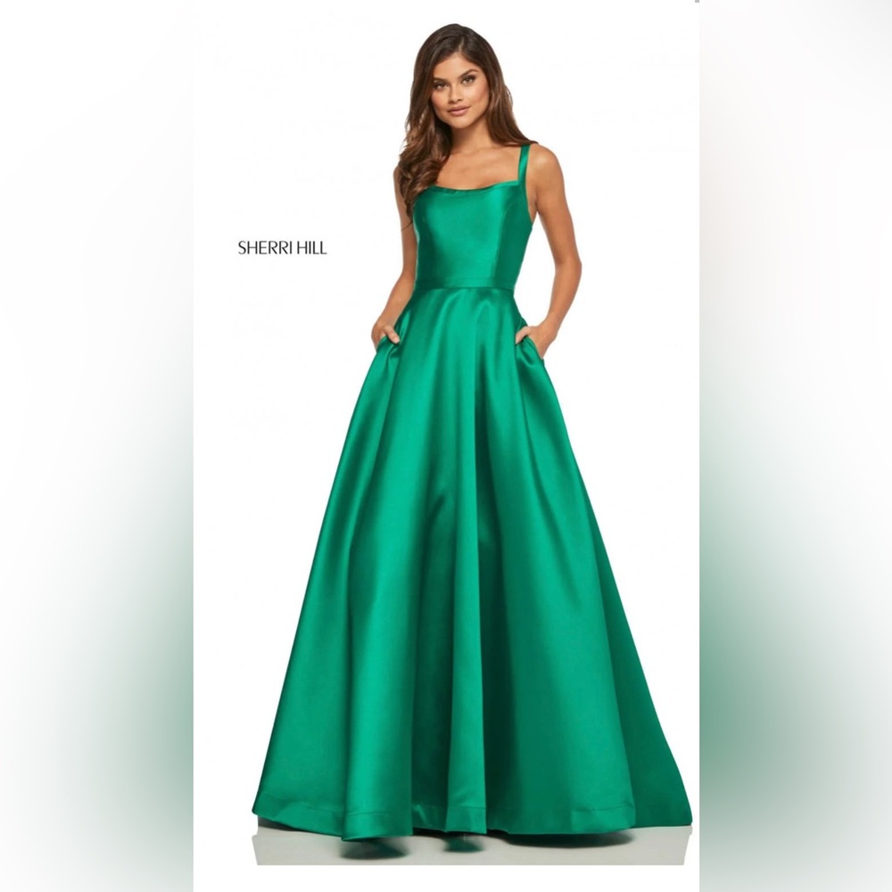 Brand new Sherri Hill Emerald Dress size 12
